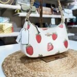 Co teri og quality - Strawberry Print - Image 4