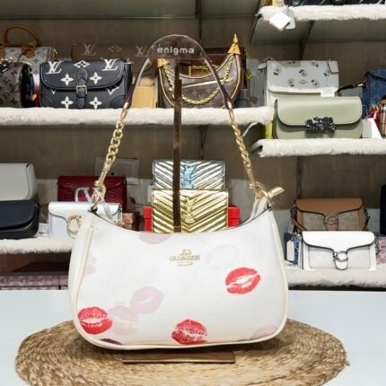 Co teri lips print